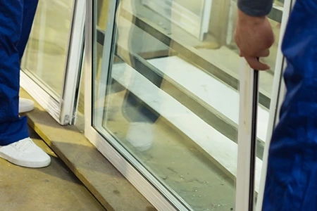 Commercial Glass Repair Technician in East Hills